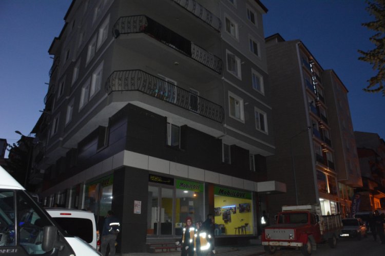 3 ay &ouml;nce askerden gelen gen&ccedil;, kendisini iple asarak intihar etti