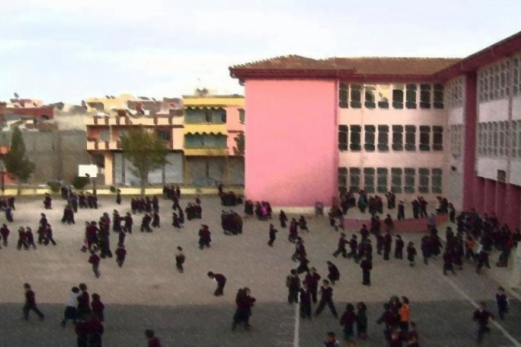 Velilerden tepki &ccedil;eken eylem: Otizmli &ccedil;ocukları yuhaladılar