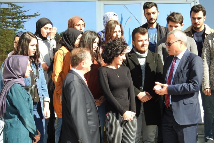 Vali Deniz'den &ouml;ğrencilere sigara uyarısı