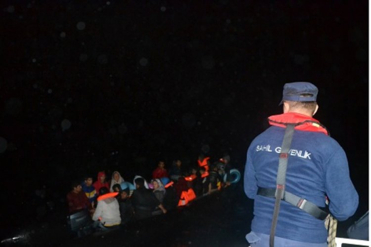Balıkesir'de 52 ka&ccedil;ak g&ouml;&ccedil;men yakalandı