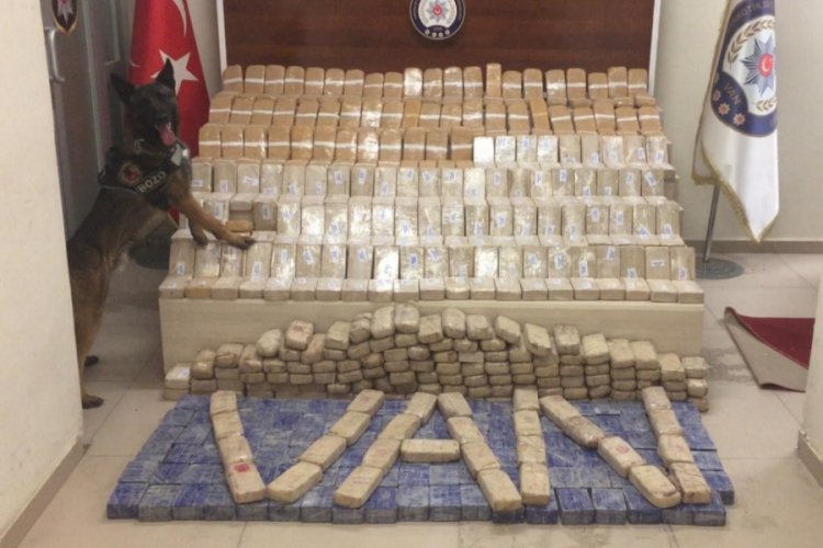 Park halindeki minib&uuml;sten 269 kilo eroin ele ge&ccedil;irildi