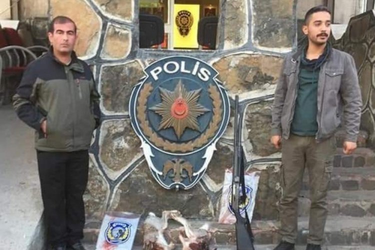 Ka&ccedil;ak tavşan avcısı polise takıldı