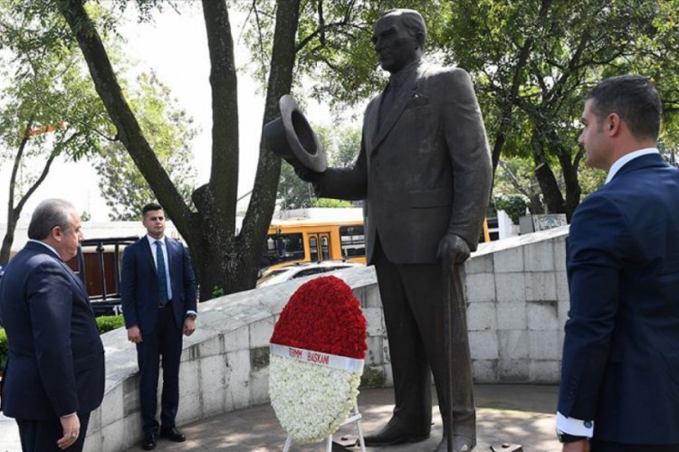 TBMM Başkanı Şentop Meksiko'daki Atat&uuml;rk Anıtı'nı ziyaret etti