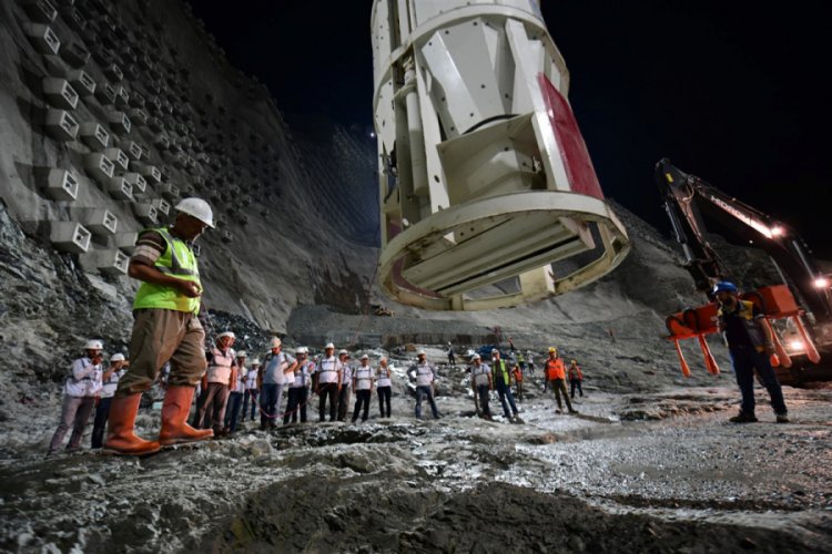 Yusufeli Barajı inşaatında 145 metre g&ouml;vdeye ulaşıldı