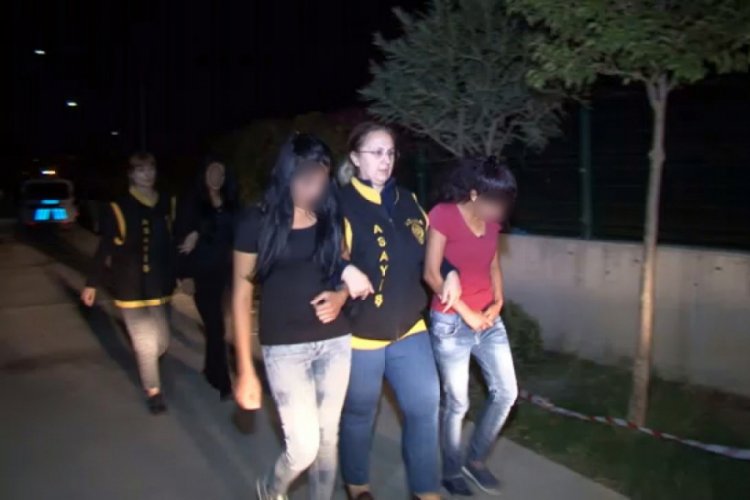 Defileye gider gibi hırsızlığa gittiler