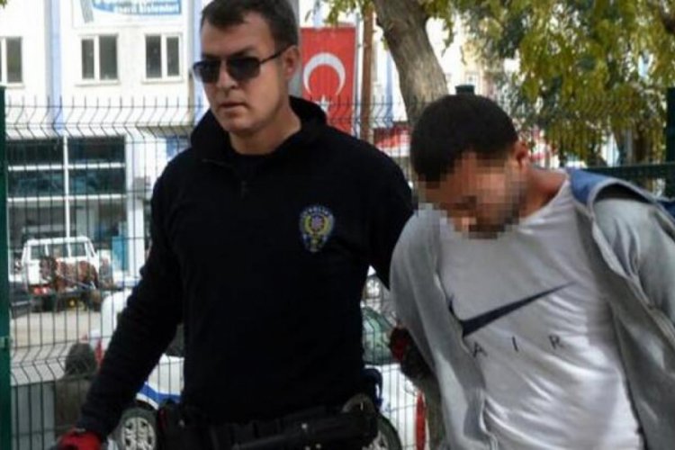 Kovalamacayla yakalandı, &uuml;zerinden uyuşturucu haplar &ccedil;ıktı