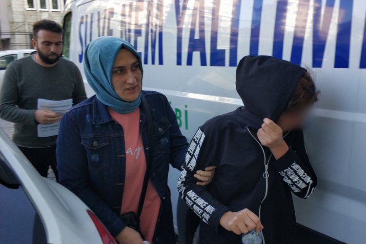 Evden hırsızlık yapan 2 kişi yakalandı