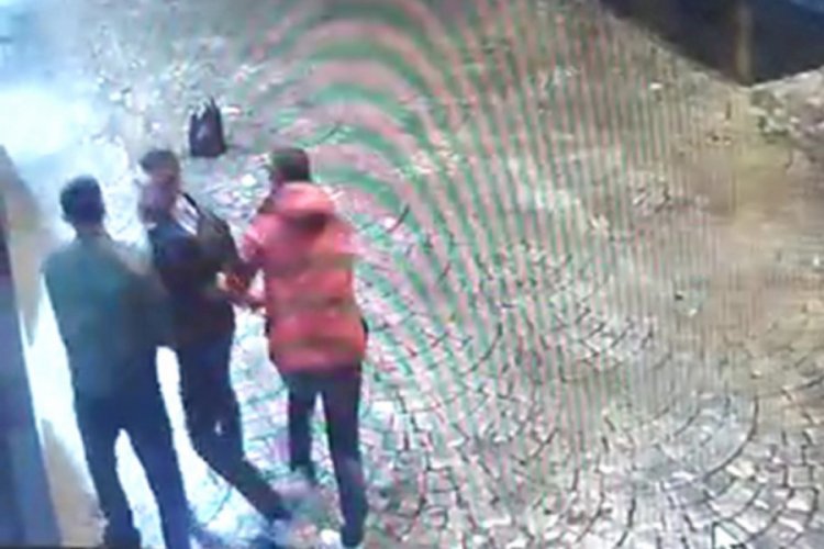 Uyardığı gen&ccedil;ler tarafından &ouml;ld&uuml;resiye d&ouml;v&uuml;ld&uuml;