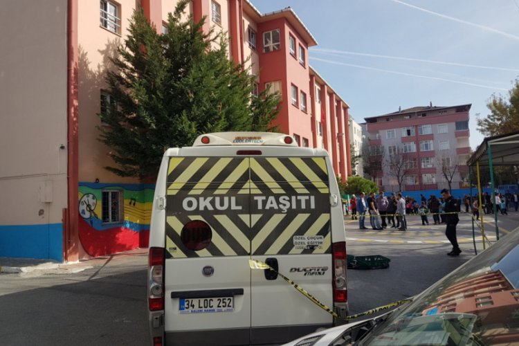 Okul bah&ccedil;esinde servis aracı &ouml;ğrenciyi ezdi