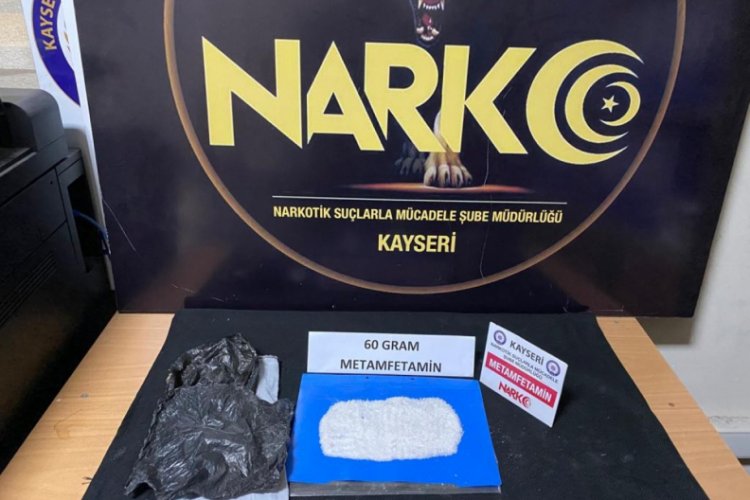 Uyuşturucu tacirleri kovalamaca sonucu yakalandı
