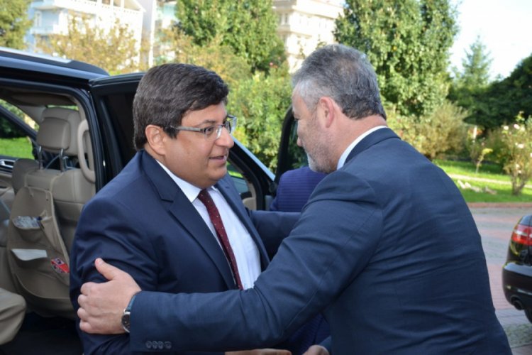 Başsavcı Kılı&ccedil;'a, kılı&ccedil; hediye etti