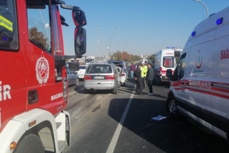Kayseri'de 4 aracın karıştığı zincirleme trafik kazası