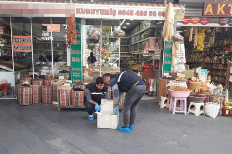 Boğazına dayadığı bı&ccedil;akla kendisini &ouml;ld&uuml;rmeye &ccedil;alıştı