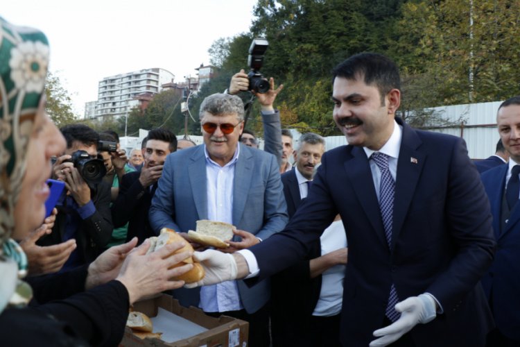 &Ccedil;evre ve Şehircilik Bakanı Kurum, Selahaddin Camii inşaatını inceledi