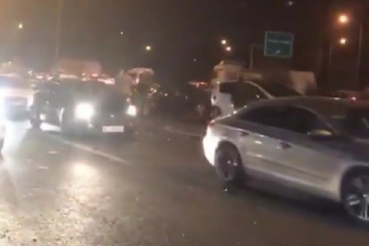 Trafikte can pazarı: 5 ara&ccedil; birbirine girdi