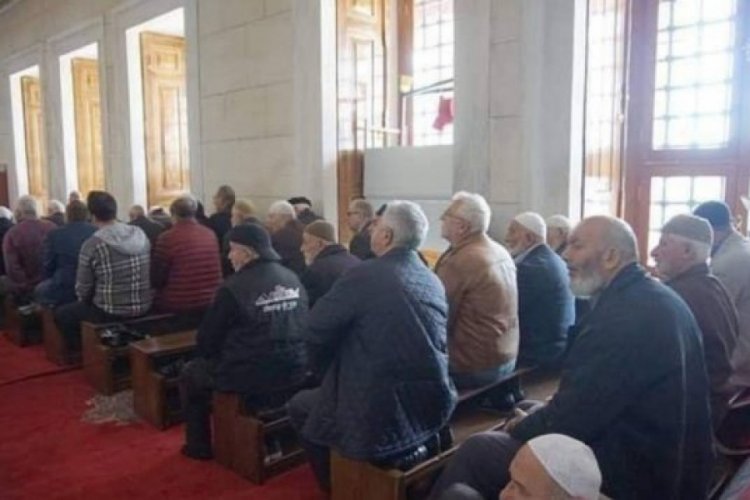 'Camiler kiliseye d&ouml;nd&uuml; tartışması' b&uuml;y&uuml;yor