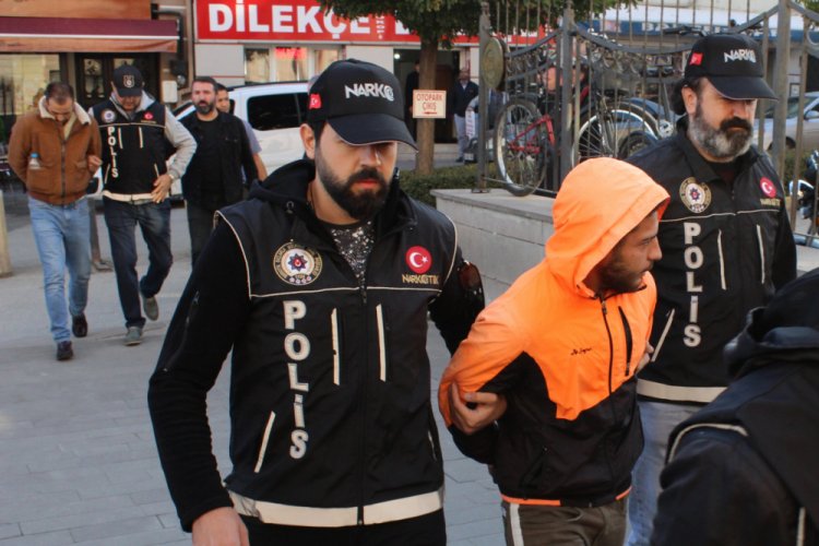 Uyuşturucu ş&uuml;phelileri adliyede