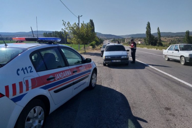 Jandarma, &ccedil;eşitli su&ccedil;lardan aranan 292 kişiyi yakaladı