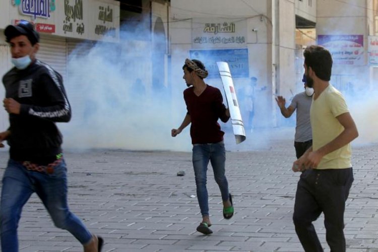 "Irak'taki g&ouml;sterilerde İran yapımı &ouml;l&uuml;mc&uuml;l gaz bombası tespit edildi"