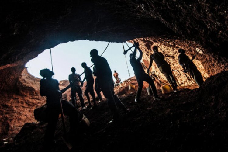 Altın madeninde heyelan: &Ccedil;ok sayıda &ouml;l&uuml; var