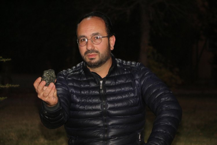 Parkta buldu, 'G&ouml;ktaşı' olduğunu iddia etti