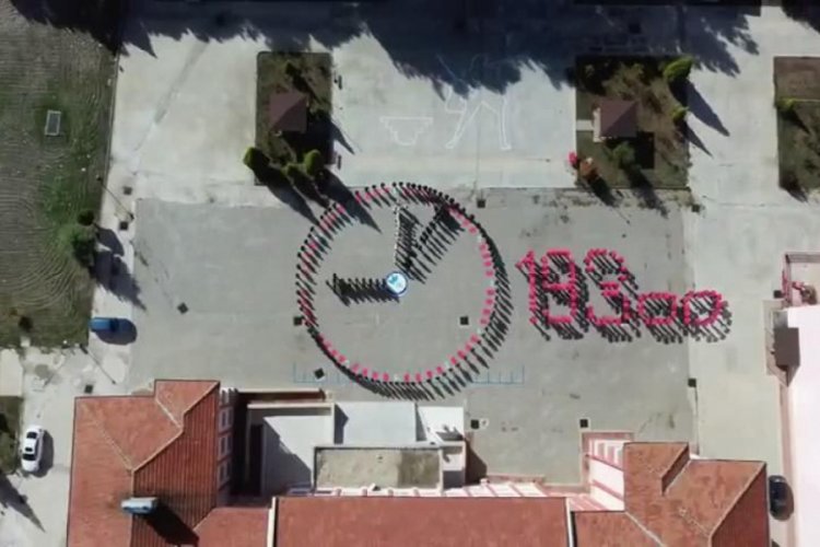 450 &ouml;ğrenciyle '10 Kasım' koreografisi