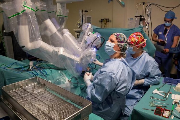 Fransa'da ameliyatta gazlı bezi hastada unutan doktora hapis