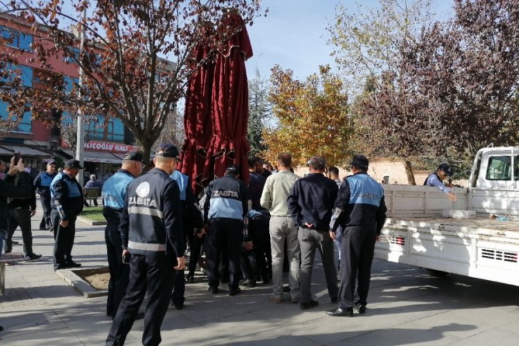 Kocaeli'de zabıta ve vatandaşlar birbirine girdi