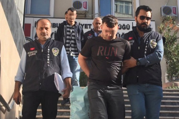 Otomobilde silahla oynarken arkadaşını &ouml;ld&uuml;rd&uuml;