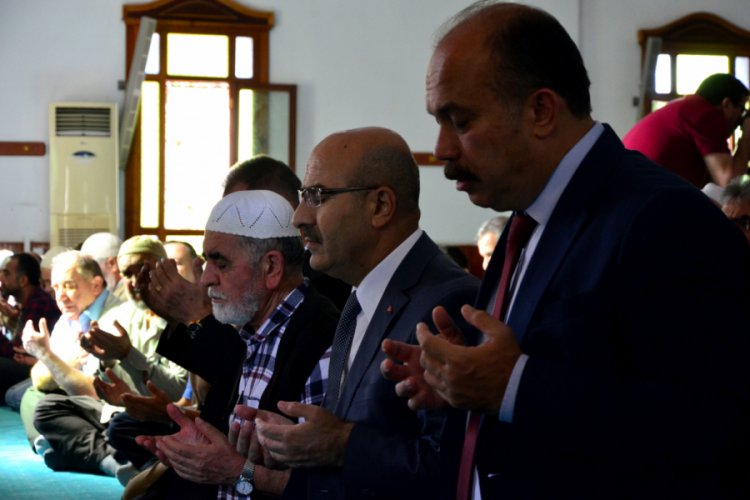 AK Parti il&ccedil;e teşkilatı, Atat&uuml;rk ve Mevlit Kandili i&ccedil;in Kuran-ı Kerim okuttu