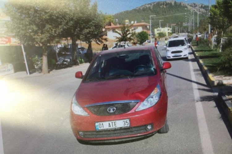 Karşıya ge&ccedil;erken otomobilin &ccedil;arptığı 82 yaşındaki adam ağır yaralandı
