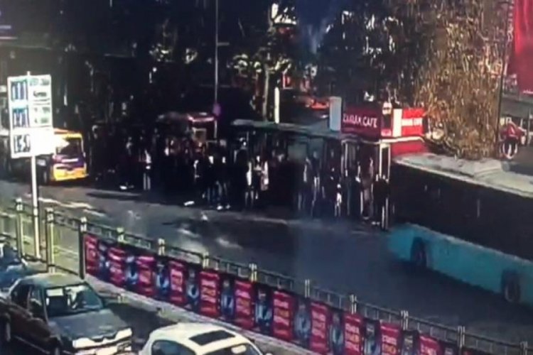 Beşiktaş'ta otobüs durağa böyle daldı