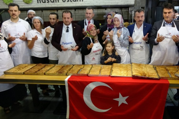 Bursa'dan sınırdaki askerlere 250 kilogram kol böreği
