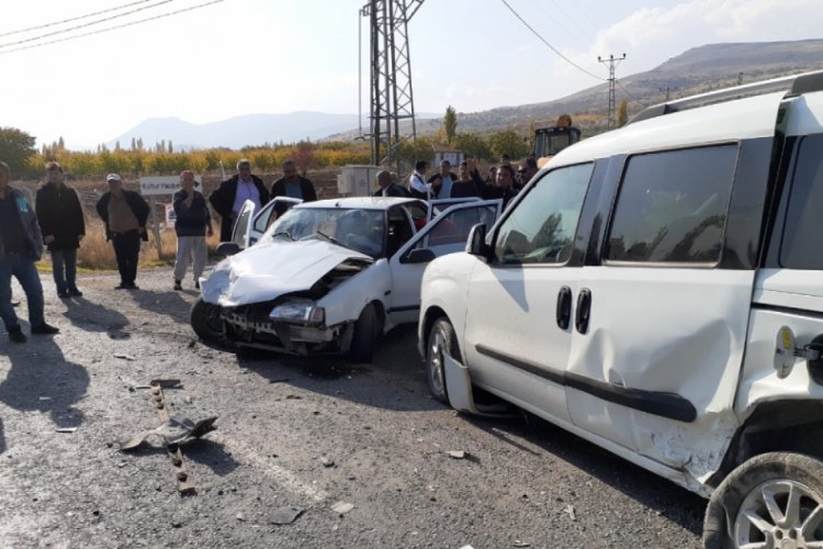 Malatya'da feci kaza: 4'ü ağır 11 yaralı