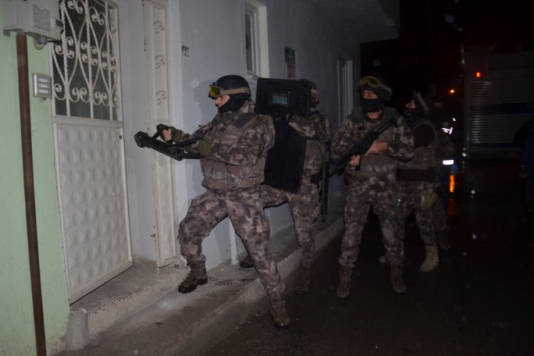 Bursa'da şafak operasyonu! 10 mahallede 50 adrese baskın