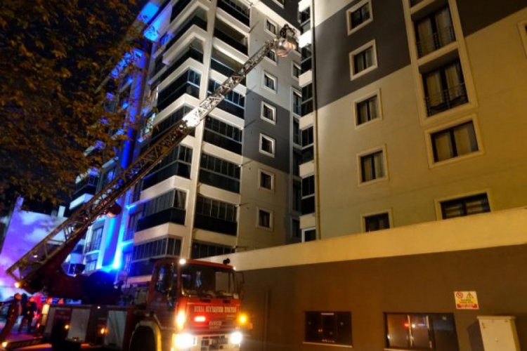 Bursa'da evde kilitli kalan &ccedil;ocukları itfaiye kurtardı
