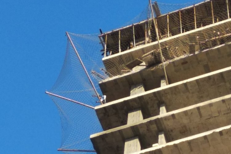 Parasızlıktan intihara kalkıştı, para sa&ccedil;tı