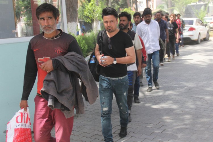 İsve&ccedil;'teki eşine kavuşma hayali Adana'da son buldu