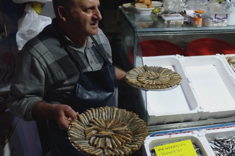 Hamsi'nin fiyatı y&uuml;kselişe ge&ccedil;ti