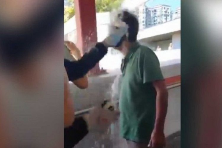 &Ccedil;in yanlısı bir adamın &uuml;zerine benzin d&ouml;k&uuml;p yaktılar