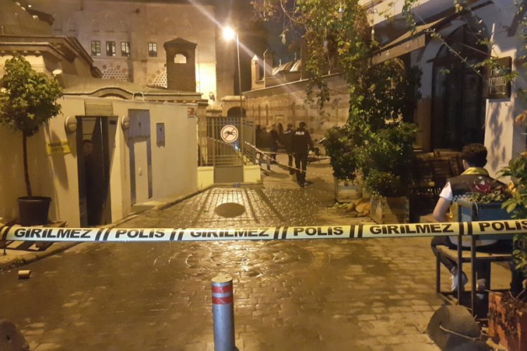Beyoğlu'nda &ouml;l&uuml; bulunan kişi eski İngiliz istihbarat subayı &ccedil;ıktı