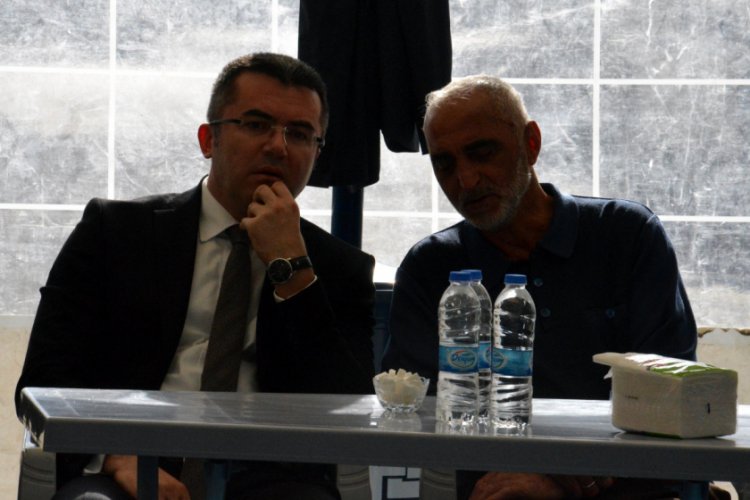 Siyan&uuml;rden zehirlenen ailenin yakınlarına validen ziyaret