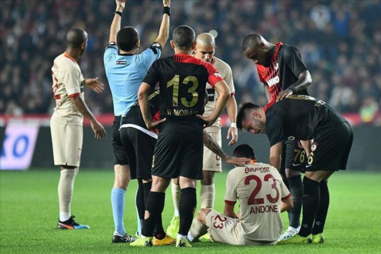 Galatasaraylı Andone'nin sağ diz i&ccedil; yan bağında yırtık tespit edildi