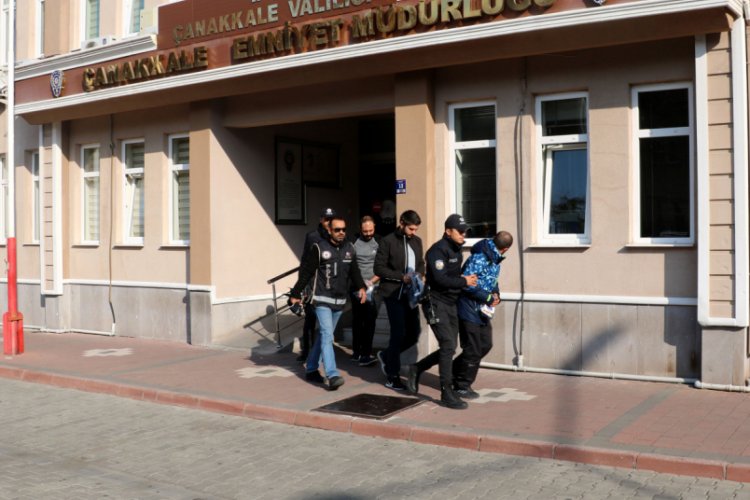 300 yıllık tarihi hamama, define aramak i&ccedil;in zarar verdiler