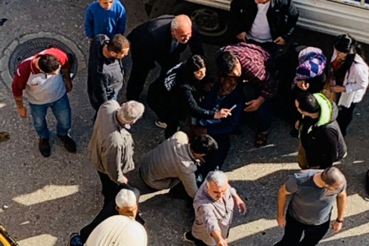 Kamyonet ile motosiklet &ccedil;arpıştı
