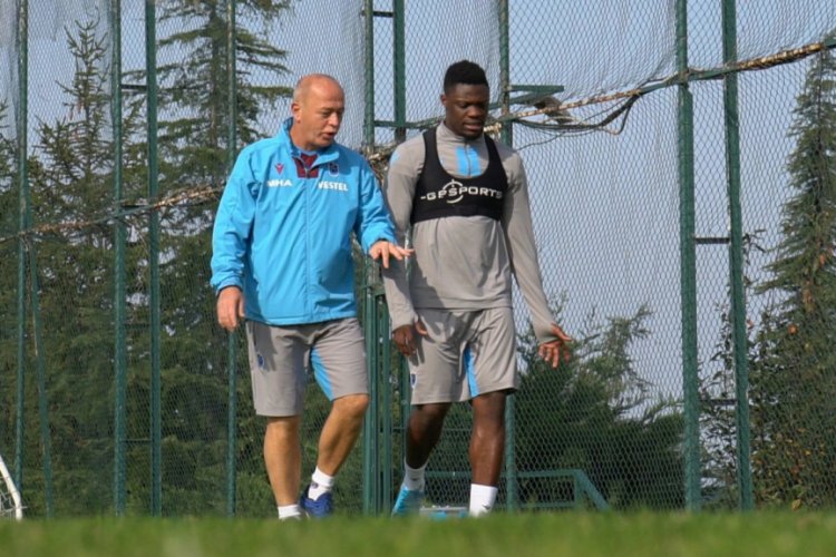 Trabzonspor'da Caleb Ekuban antrenmanlara başladı