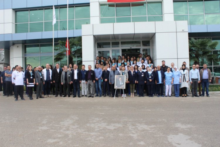 Kopal Sağlık Grubu personeli Atat&uuml;rk'&uuml; saygıyla andı