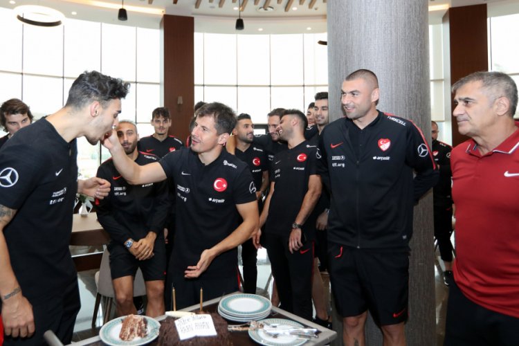 Kaan Ayhan'ın doğum g&uuml;n&uuml; kutlandı