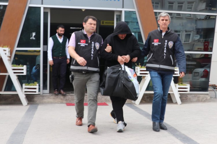Arkadaşlarıyla sohbet eden şahsı &ouml;ld&uuml;ren zanlı tutuklandı