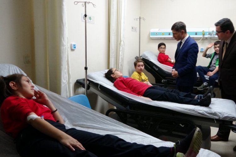 Lahmacundan zehirlenen 13 &ouml;ğrenci hastanelik oldu